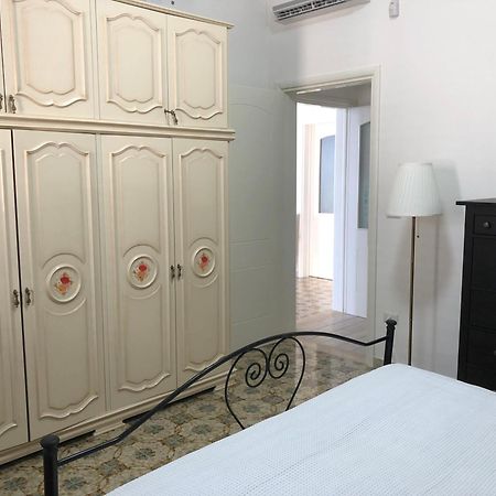 הוילה מרינה די מנקוורסה Casa Direttamente Sul Mare 1 מראה חיצוני תמונה