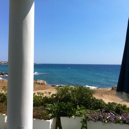 הוילה מרינה די מנקוורסה Casa Direttamente Sul Mare 1 מראה חיצוני תמונה