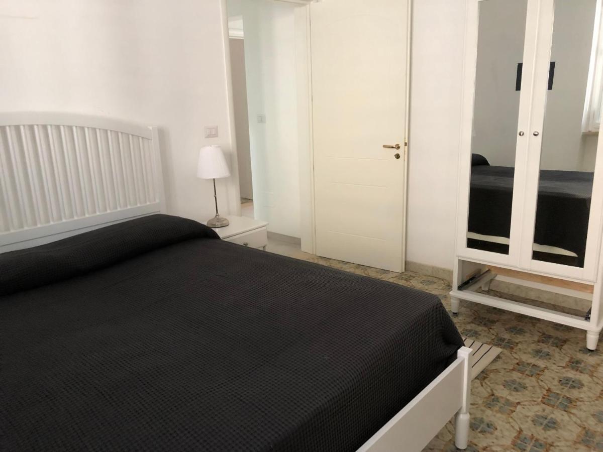 הוילה מרינה די מנקוורסה Casa Direttamente Sul Mare 1 מראה חיצוני תמונה