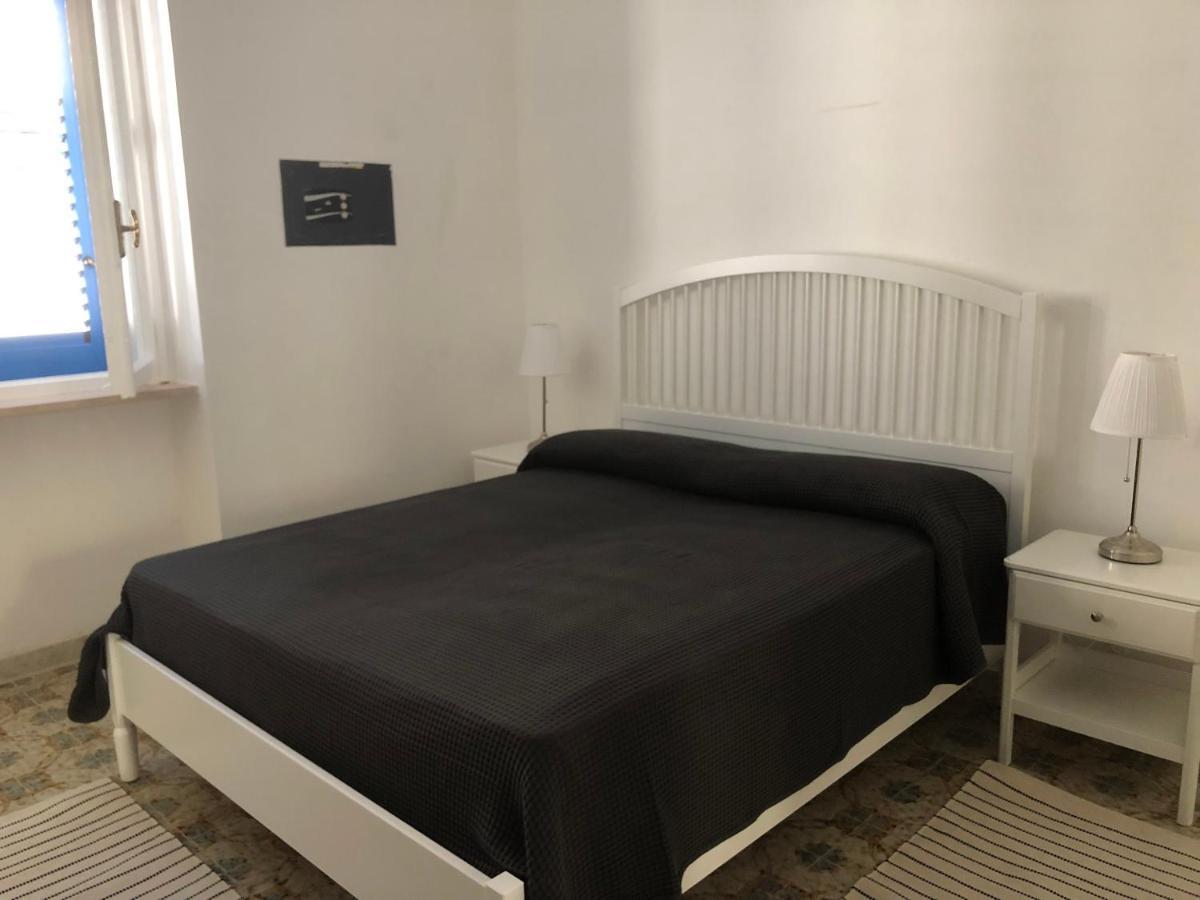הוילה מרינה די מנקוורסה Casa Direttamente Sul Mare 1 מראה חיצוני תמונה